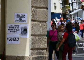 Una pasada protesta en los soportales del Ayuntamiento / FOTO: Eulogio García