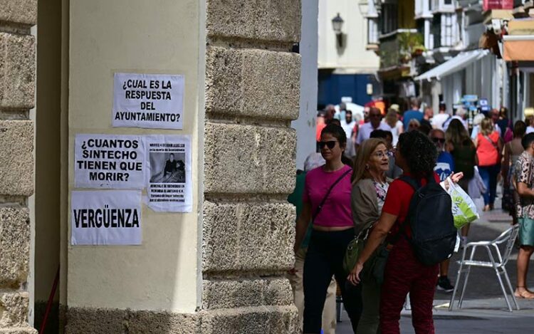 Una pasada protesta en los soportales del Ayuntamiento / FOTO: Eulogio García