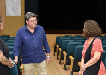 Una pasada visita de José Ángel Aparicio al Centro Social La Granja / FOTO: Ayto.
