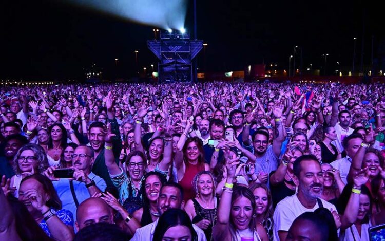 Disfrutando del concierto de Marc Anthony / FOTO: Eulogio García