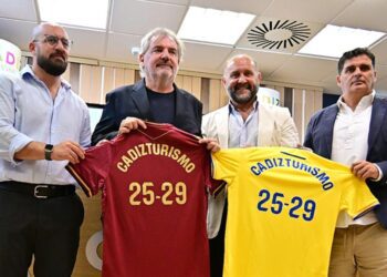 Posado tras la firma del convenio / FOTO: Eulogio García