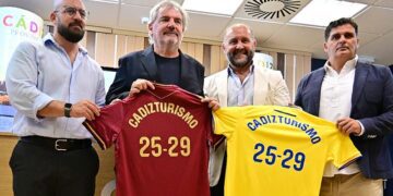 Posado tras la firma del convenio / FOTO: Eulogio García