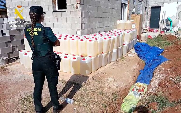Incautadas casi 600 petacas de gasolina / FOTO: Guardia Civil