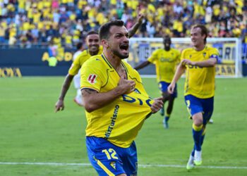 El extremo georgiano celebrando su inesperado gol / FOTO: Eulogio García