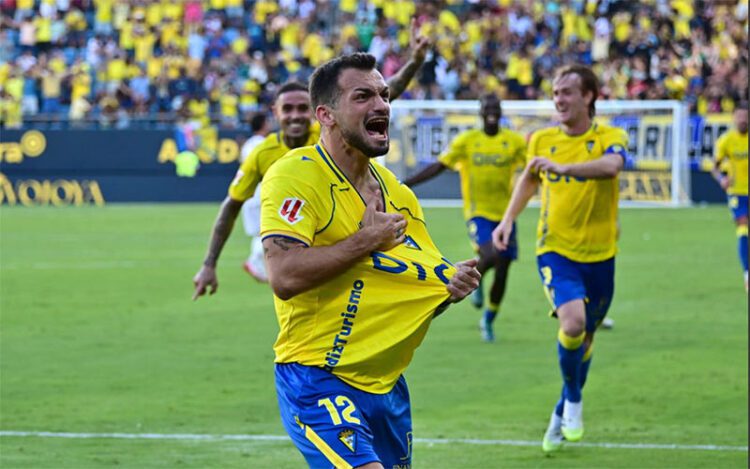 El extremo georgiano celebrando su inesperado gol / FOTO: Eulogio García