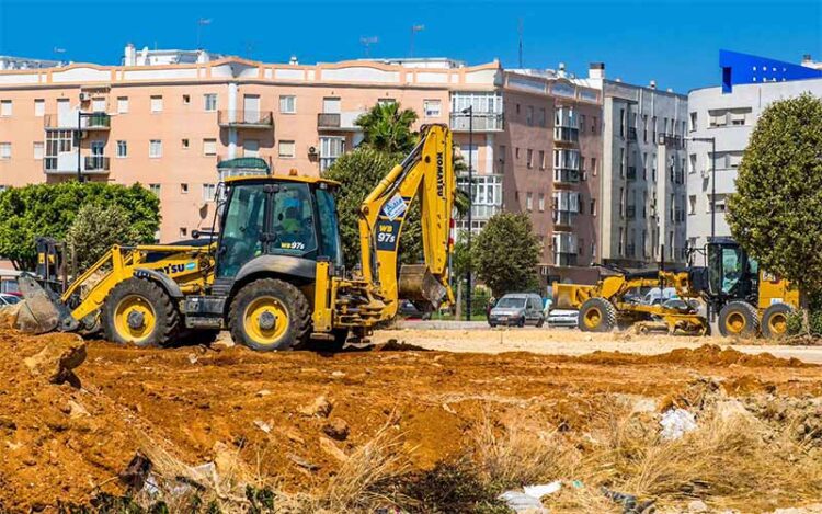 Maquinaria actuando otra vez en La Magdalena / FOTO: Ayto.