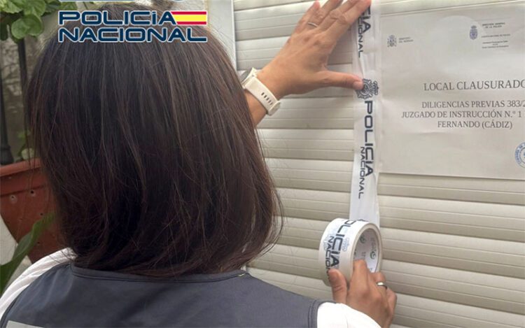 Clausurando el local por orden judicial / FOTO: Policía Nacional