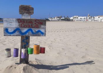 Uno de los portacolilleros, a primera hora / FOTO: Equo