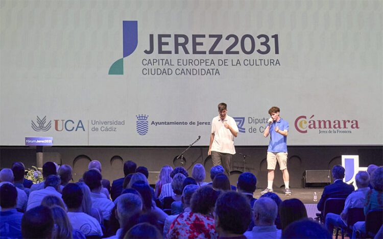 Durante el acto de presentación del nuevo logo / FOTO: Ayto.