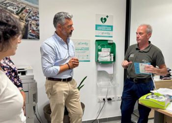 El alcalde conoce el funcionamiento de estos aparatos / FOTO: Ayto.