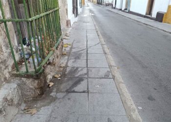 Rincón del centro histórico con suciedad de meses / FOTO: IU