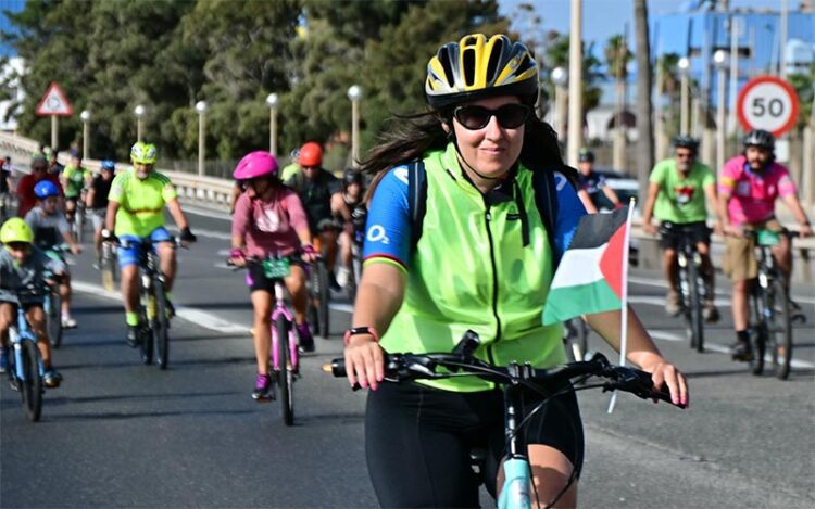 El apoyo a Palestina presente en la marcha / FOTO: Eulogio García