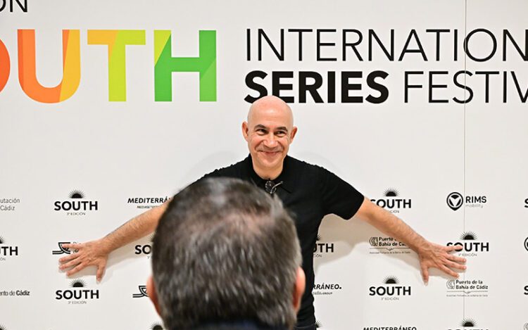 El director del festival feliz en la clausura / FOTO: Eulogio García