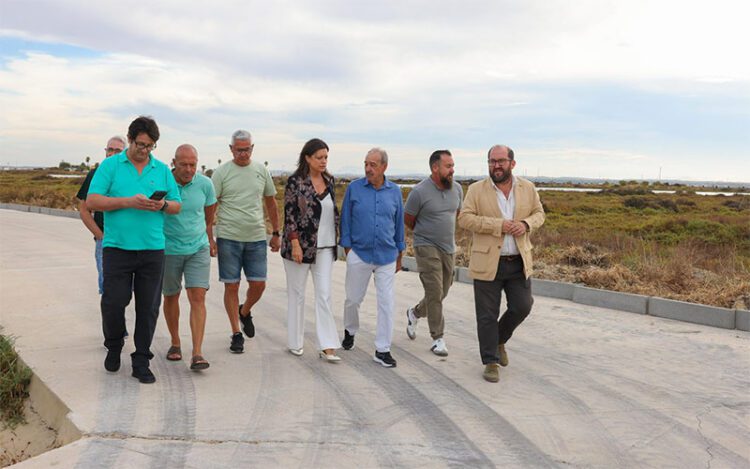 Paseo por la zona a urbanizar / FOTO: Ayto.
