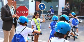 El concejal de Movilidad supervisando una actividad de la Semana Europea de Movilidad / FOTO: Ayto.