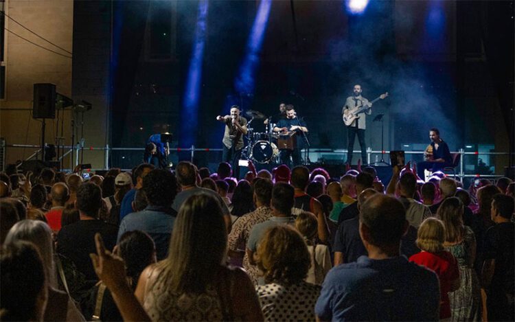 Concierto de David Palomar en la plaza Rafael Alberti / FOTO: Ayto.