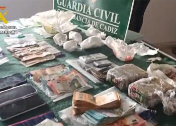 Drogas y dinero incautados en la operación / FOTO: Guardia Civil