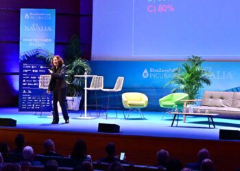 Un momento de la charla de Elsa Punset / FOTO: Eulogio García
