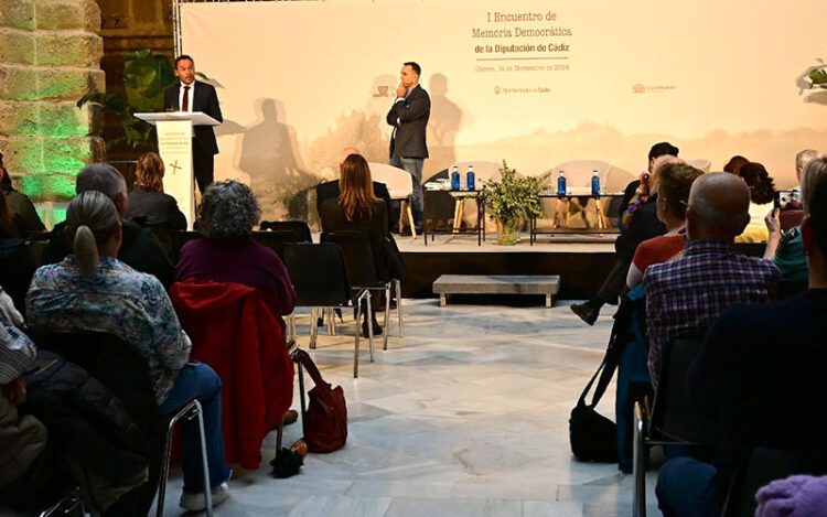 Durante la bienvenida al Encuentro celebrado en 2024 / FOTO: Eulogio García