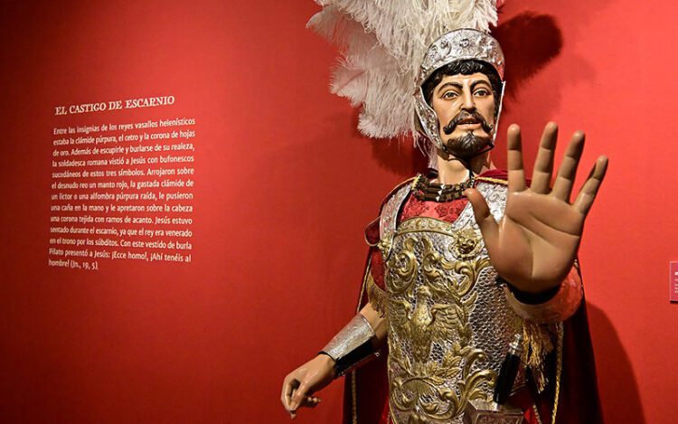 Una de las imágenes expuestas en 'Gades Cofrade' / FOTO: Eulogio García