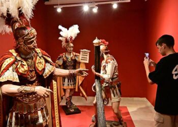 Imágenes de soldados romanos que procesionan cada Semana Santa / FOTO: Eulogio García