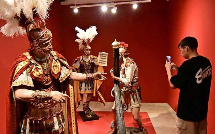 Imágenes de soldados romanos que procesionan cada Semana Santa / FOTO: Eulogio García
