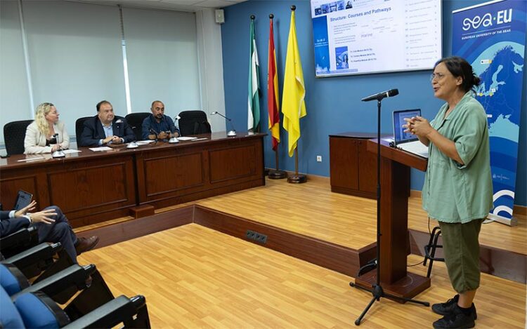 Dando la bienvenida al alumnado desde el campus de Puerto Real / FOTO: UCA