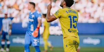 Ortuño celebrando su primer gol de amarillo / FOTO: Cádiz CF