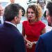 La ministra charla con el alcalde y el delegado de la Zona Franca / FOTO: Eulogio García