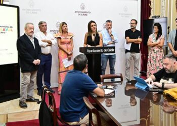 Presentando el primer curso de la Escuela / FOTO: Eulogio García