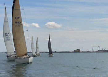 Estampa de años atrás de la Regata Ciudades Constitucionales / FOTO: RCN de Cádiz