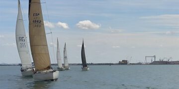 Estampa de años atrás de la Regata Ciudades Constitucionales / FOTO: RCN de Cádiz