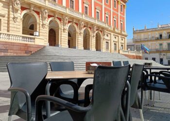 Terraza en la esquina de la plaza del Rey / FOTO: DBC