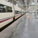 Un Alvia esperando en la estación de Cádiz / FOTO: Eulogio García