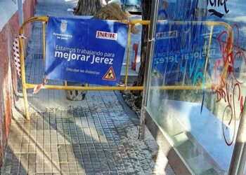 Valla del Ayuntamiento avisando de una obra municipal / FOTO: Ayto.