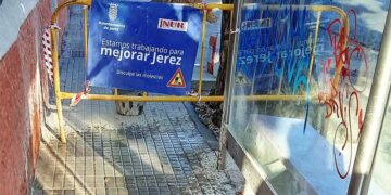 Valla del Ayuntamiento avisando de una obra municipal / FOTO: Ayto.