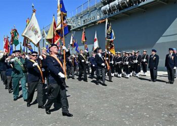 Veteranos desfilando durante la ceremonia / FOTO: Eulogio García