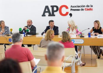 Presentación del ciclo con representantes institucionales / FOTO: APC