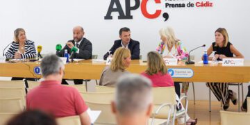 Presentación del ciclo con representantes institucionales / FOTO: APC
