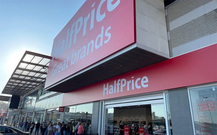 Fiebre consumista a las puertas de la nueva franquicia / FOTO: Luz Shopping