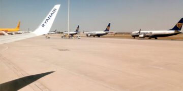 Aviones de Ryanair en el aeropuerto del Prat / FOTO: DBC
