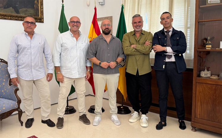 Beardo y Calleja reciben a los próximos RRMM / FOTO: Ayto.