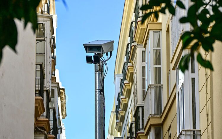 Una de las cámaras del proyecto en la plaza San Francisco / FOTO: Eulogio García