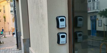 Candados de pisos turísticos en la Viña, en la capital / FOTO: DBC
