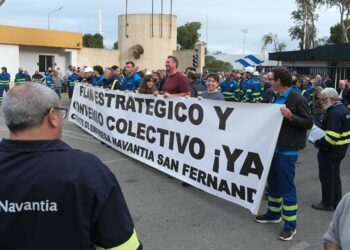 Una pasada movilización en el astillero de La Isla / FOTO: Ereagafoto