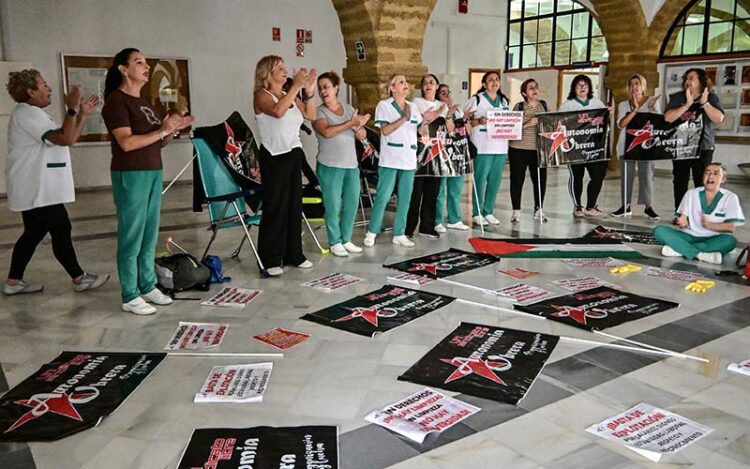 Encierro en la Facultad de Filosofía y Letras / FOTO: Eulogio García