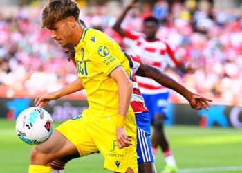 De la Rosa reapareció en Granada como titular / FOTO: Cádiz CF