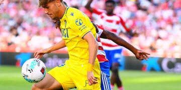 De la Rosa reapareció en Granada como titular / FOTO: Cádiz CF