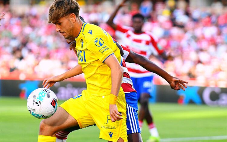 De la Rosa reapareció en Granada como titular / FOTO: Cádiz CF