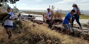 Unos 40 voluntarios se sumaron a la limpieza colectiva / FOTO: cedida
